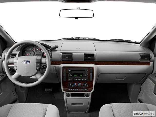 2007 Ford Freestar | Centered wide dash shot