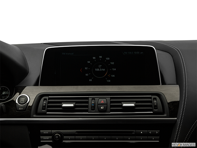 2018 BMW M6 Coupe | Closeup of radio head unit