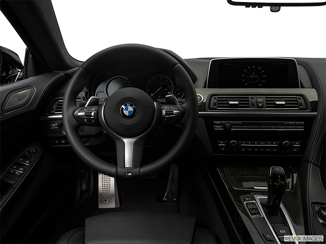 2018 BMW M6 Coupe | Steering wheel/Center Console