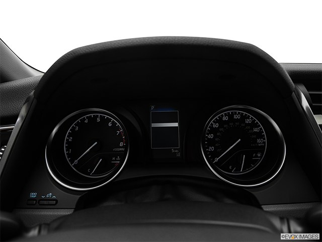 2018 Toyota Camry | Speedometer/tachometer