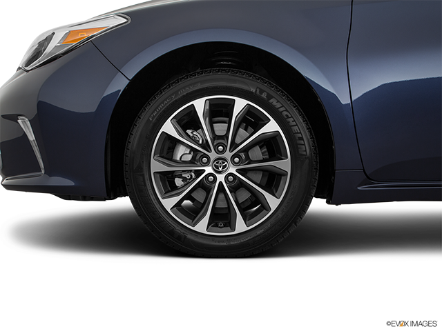 2018 Toyota Avalon | Front Drivers side wheel at profile
