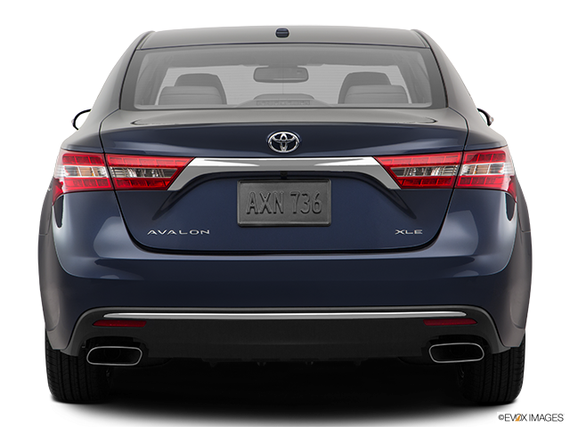 2018 Toyota Avalon | Low/wide rear