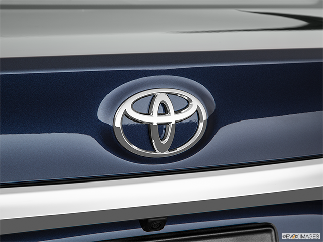 2018 Toyota Avalon | Rear manufacturer badge/emblem