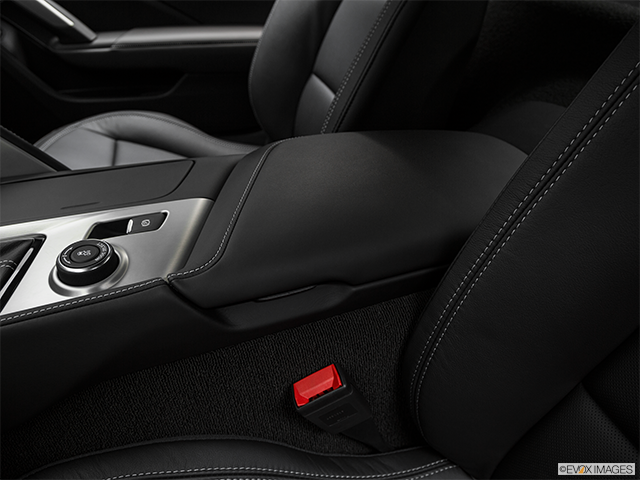 2018 Chevrolet Corvette | Front center console with closed lid, from driver’s side looking down