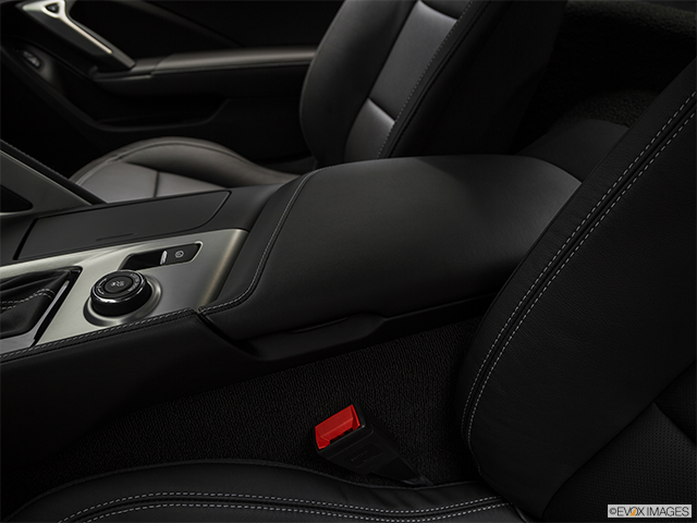 2018 Chevrolet Corvette | Front center console with closed lid, from driver’s side looking down