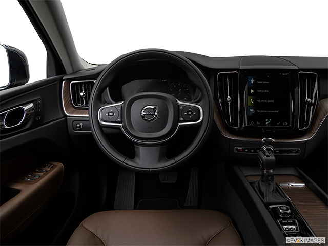2018 Volvo XC60 | Steering wheel/Center Console