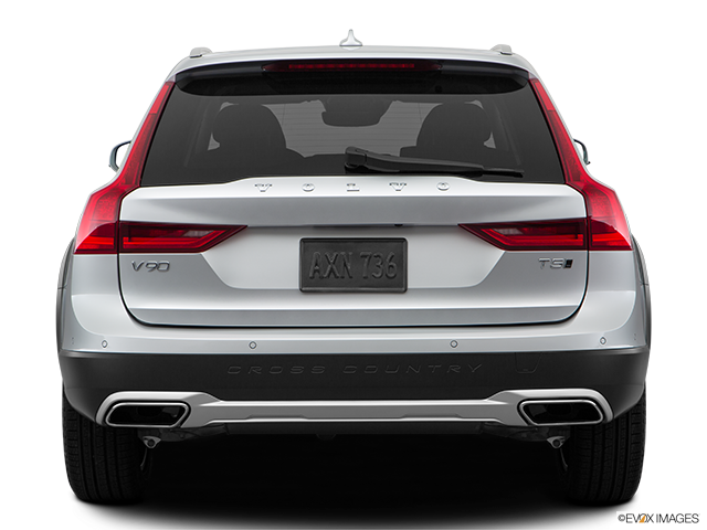 2018 Volvo V90 Cross Country | Low/wide rear