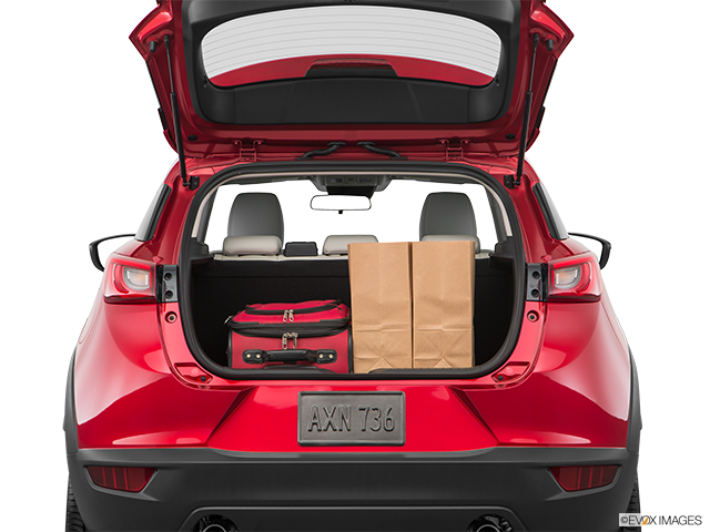 2018 Mazda CX-3 | Trunk props