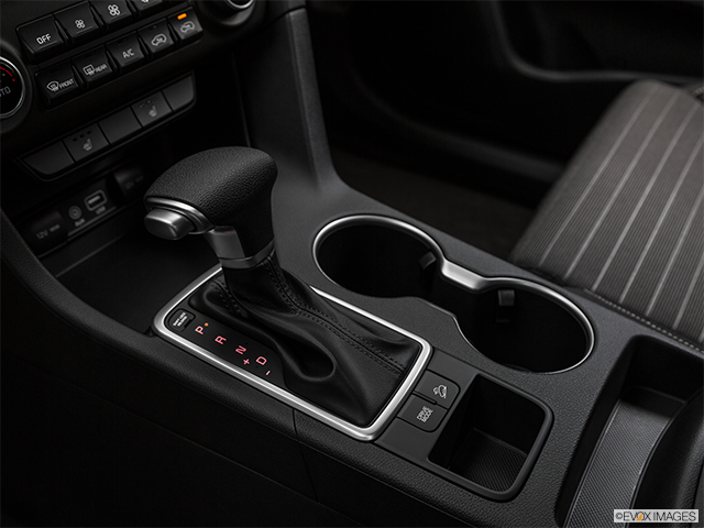 2018 Kia Sportage | Gear shifter/center console