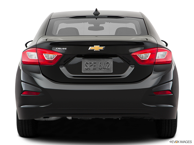 2017 Chevrolet Cruze | Low/wide rear