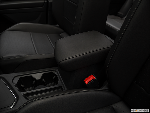 2018 Volkswagen Tiguan | Front center console with closed lid, from driver’s side looking down