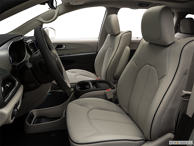 2017 Chrysler Pacifica Hybrid | Front seats from Drivers Side