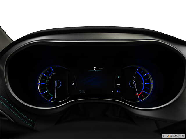 2017 Chrysler Pacifica Hybrid | Speedometer/tachometer