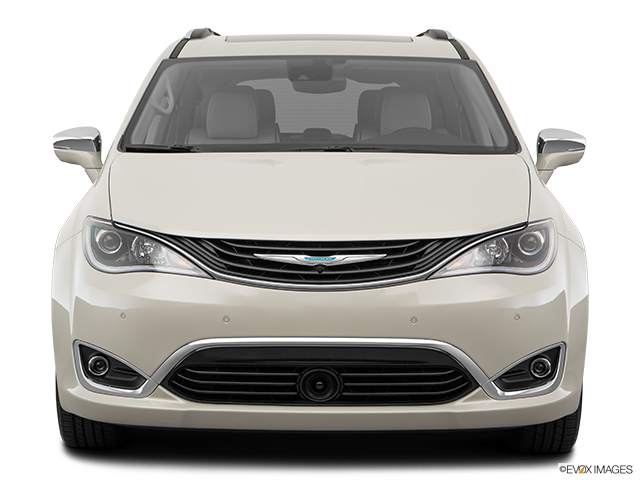2017 Chrysler Pacifica Hybrid | Low/wide front