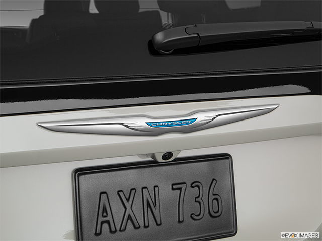 2017 Chrysler Pacifica Hybrid | Rear manufacturer badge/emblem