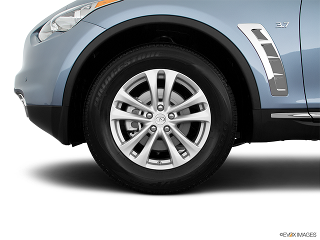 2017 Infiniti QX70 | Front Drivers side wheel at profile