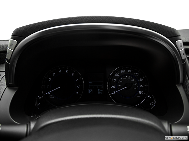 2017 Infiniti QX70 | Speedometer/tachometer