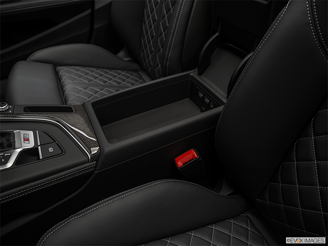 2018 Audi S5 Sportback | Front center divider