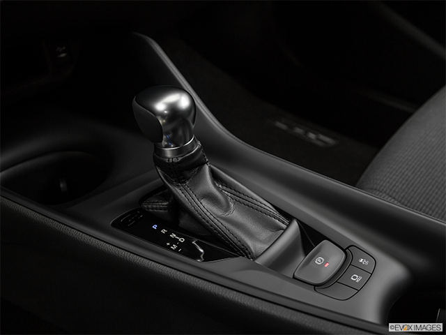 2018 Toyota C-HR | Gear shifter/center console