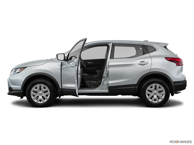 2017 Nissan Qashqai | Driver's side profile with drivers side door open