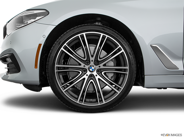 2018 BMW M5 Sedan | Front Drivers side wheel at profile
