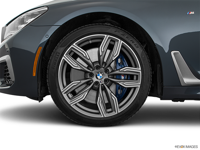 2018 BMW 7 Series | Front Drivers side wheel at profile