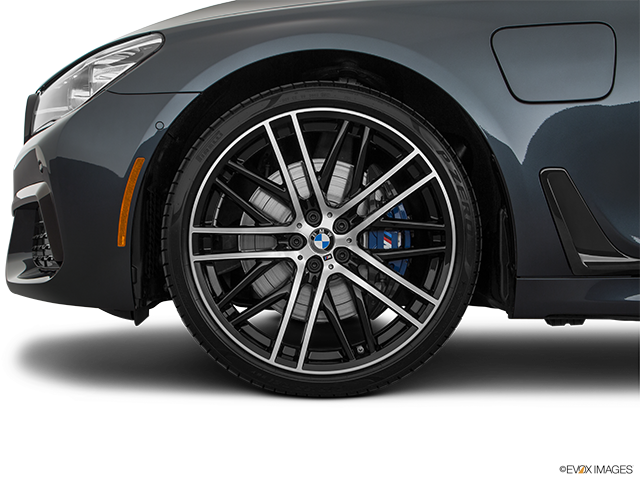 2018 BMW 7 Series | Front Drivers side wheel at profile