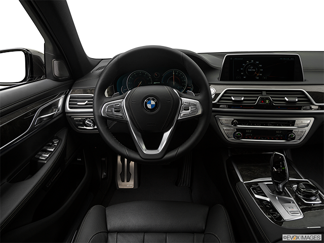2018 BMW 7 Series | Steering wheel/Center Console
