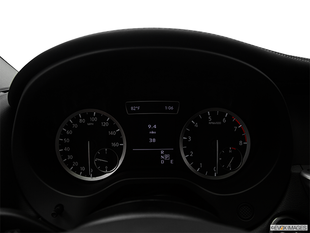 2018 Infiniti QX30 | Speedometer/tachometer