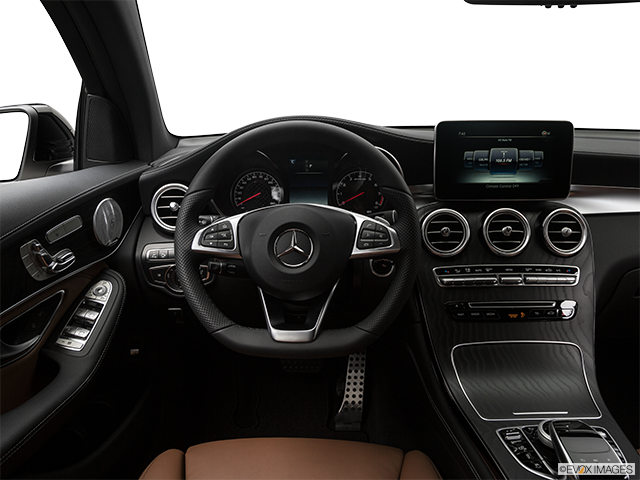 2017 Mercedes-Benz GLC Coupe | Steering wheel/Center Console