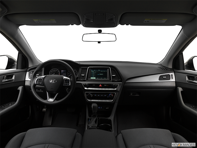 2018 Hyundai Sonata | Centered wide dash shot