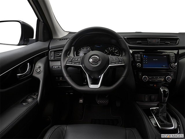 2017 Nissan Qashqai | Steering wheel/Center Console