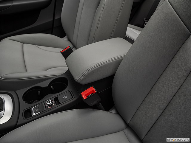 2018 Audi Q3 | Front center console with closed lid, from driver’s side looking down