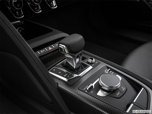 2018 Audi R8 | Gear shifter/center console