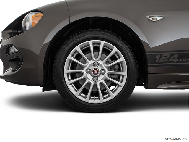 2018 Fiat 124 Spider | Front Drivers side wheel at profile