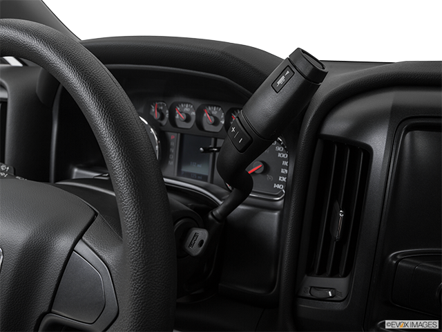 2018 GMC Sierra 1500 | Gear shifter/center console