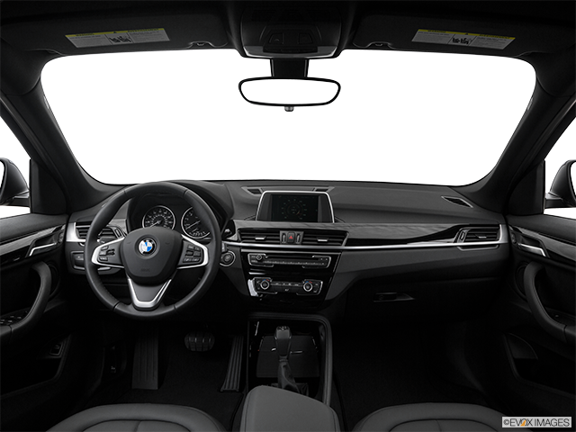 2018 BMW X1 | Centered wide dash shot