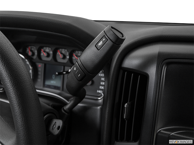 2018 Chevrolet Silverado 1500 | Gear shifter/center console