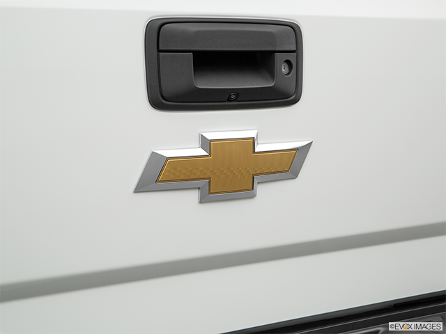 2018 Chevrolet Silverado 1500 | Rear manufacturer badge/emblem