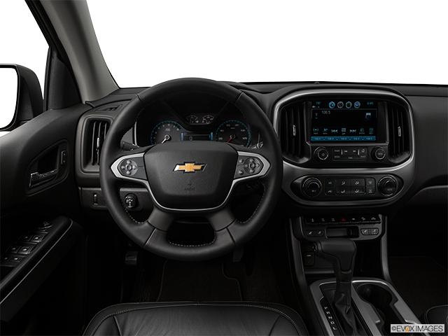 2018 Chevrolet Colorado | Steering wheel/Center Console