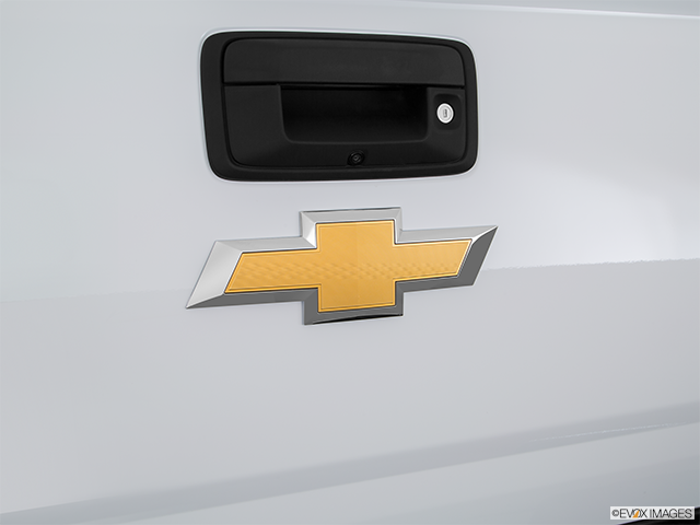 2018 Chevrolet Colorado | Rear manufacturer badge/emblem