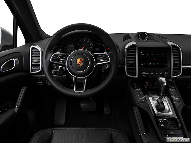 2018 Porsche Cayenne | Steering wheel/Center Console