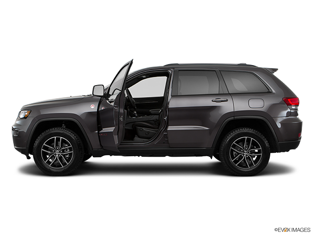 2018 Jeep Grand Cherokee | Driver's side profile with drivers side door open