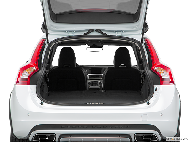 2019 Volvo V60 Cross Country | Hatchback & SUV rear angle
