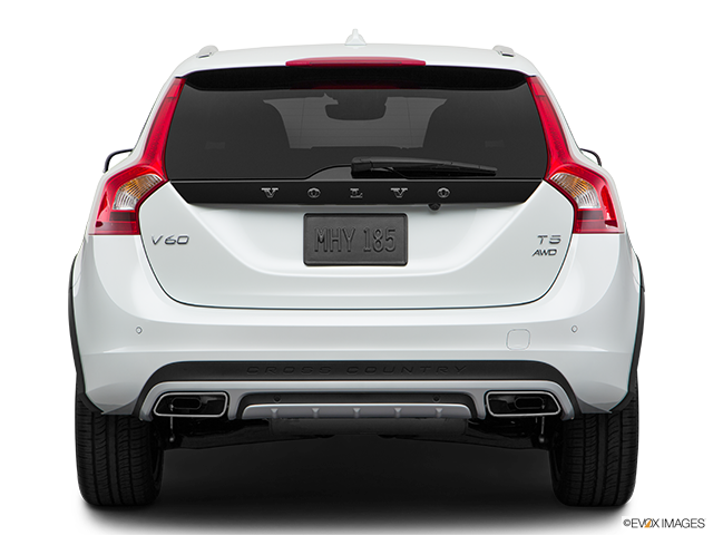 2019 Volvo V60 Cross Country | Low/wide rear