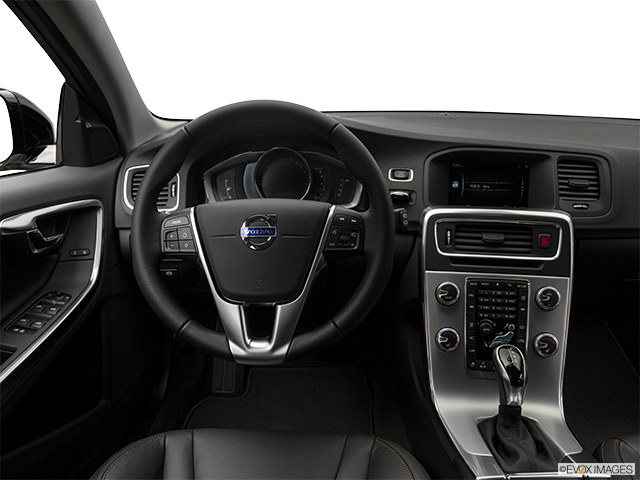 2019 Volvo V60 Cross Country | Steering wheel/Center Console