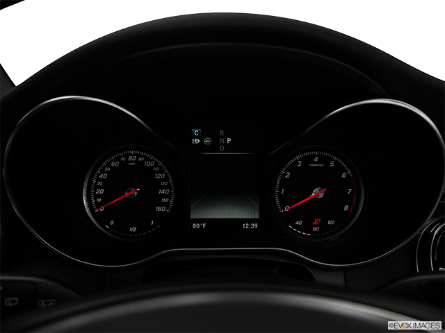 2018 Mercedes-Benz GLC | Speedometer/tachometer