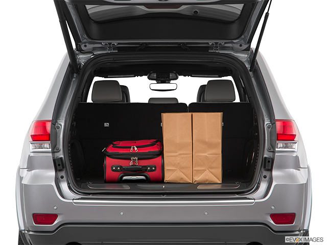 2018 Jeep Grand Cherokee | Trunk props