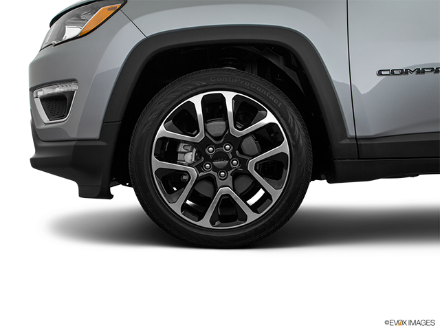 2018 Jeep Compass | Front Drivers side wheel at profile