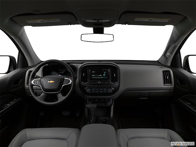 2018 Chevrolet Colorado | Centered wide dash shot